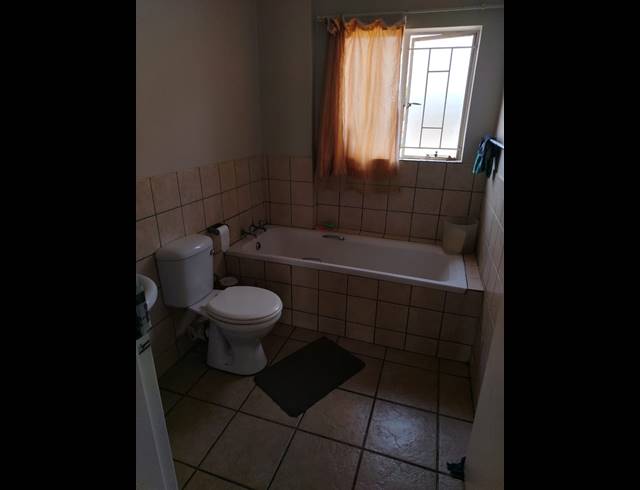 2 BEDROOM APARTMENT FOR SALE IN THE ORCHARDS
